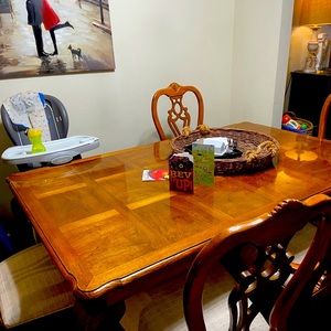 Dining room table and 6 chairs , 2 leaves to add